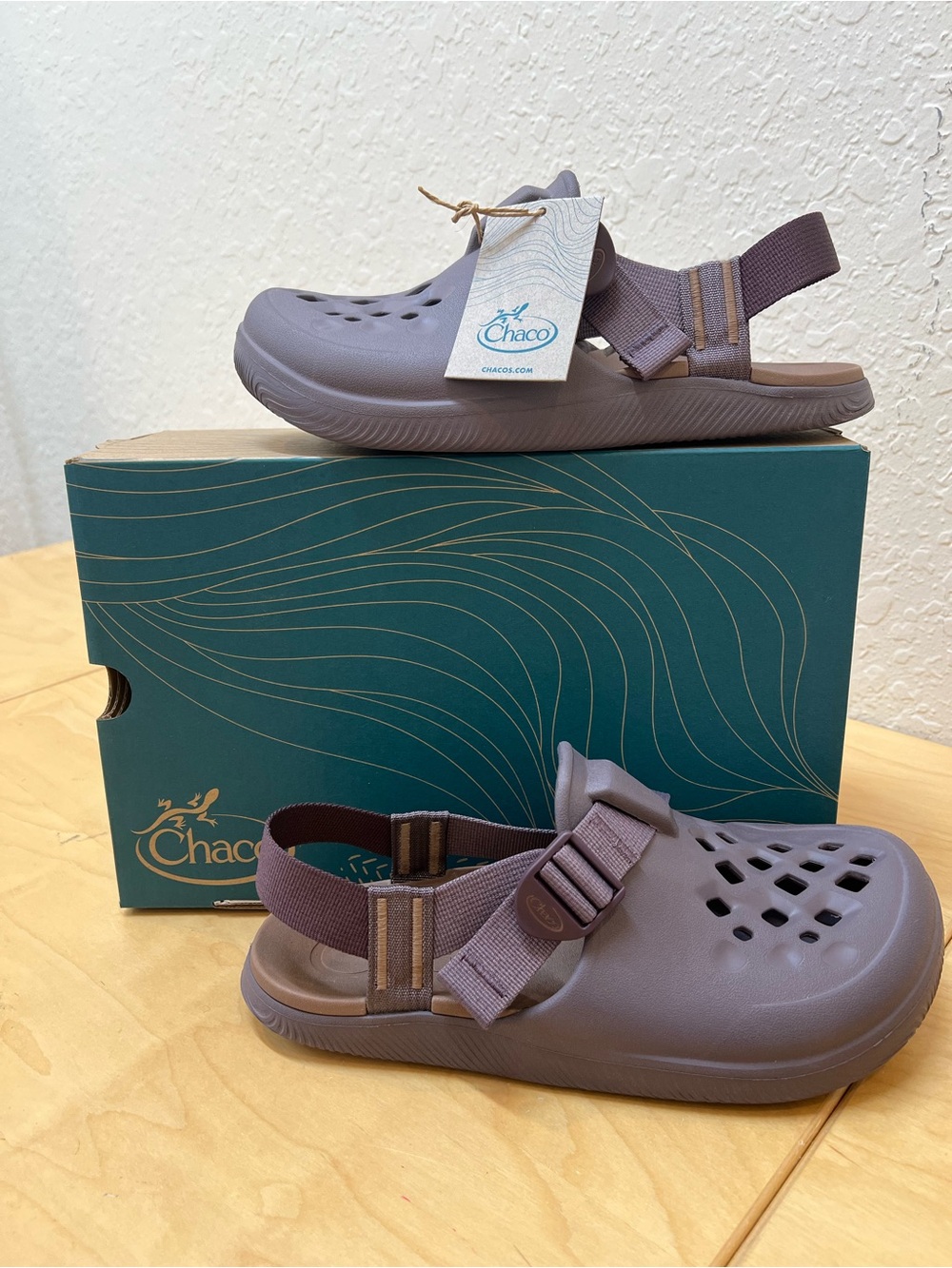 Chaco ' Lavender Sport Sandals size 10 adult